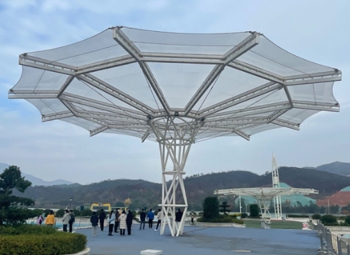 膜結(jié)構(gòu)雨棚的魅力何在？全面解析其優(yōu)勢(shì)與應(yīng)用